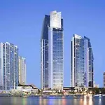Circle On Cavil - Large Apartment Beach/Mountain View