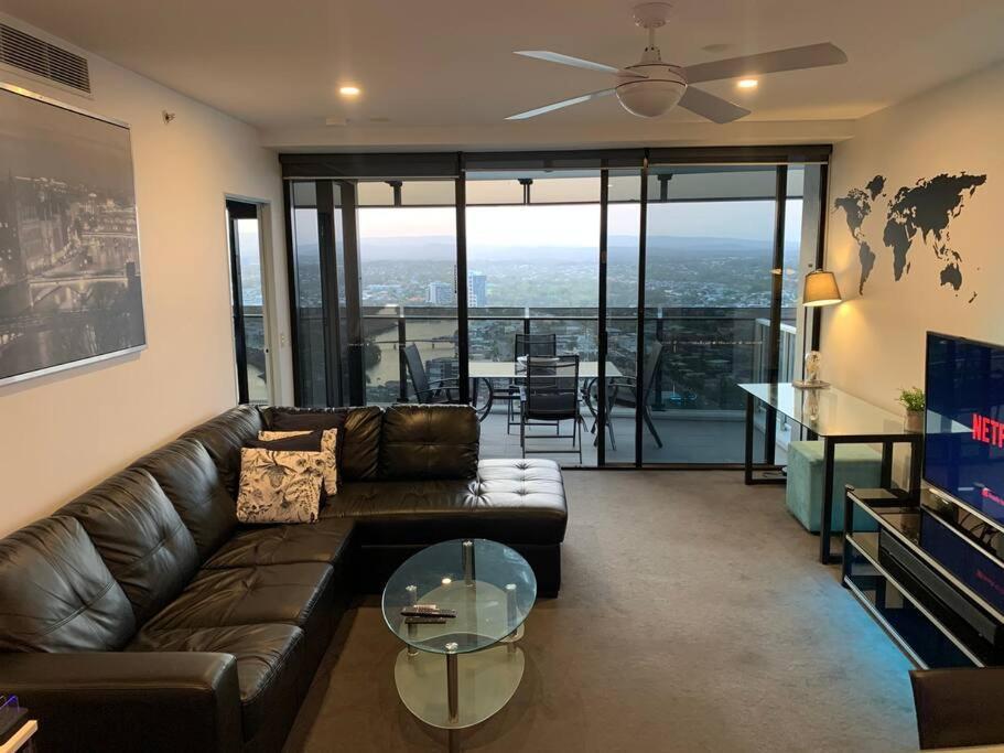 Circle On Cavil - Large Beach/mountain View Apartment *