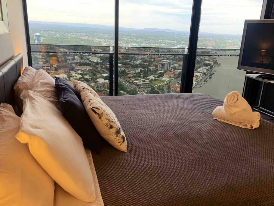 Circle On Cavil - Large Beach/mountain View Apartment Gold Coast